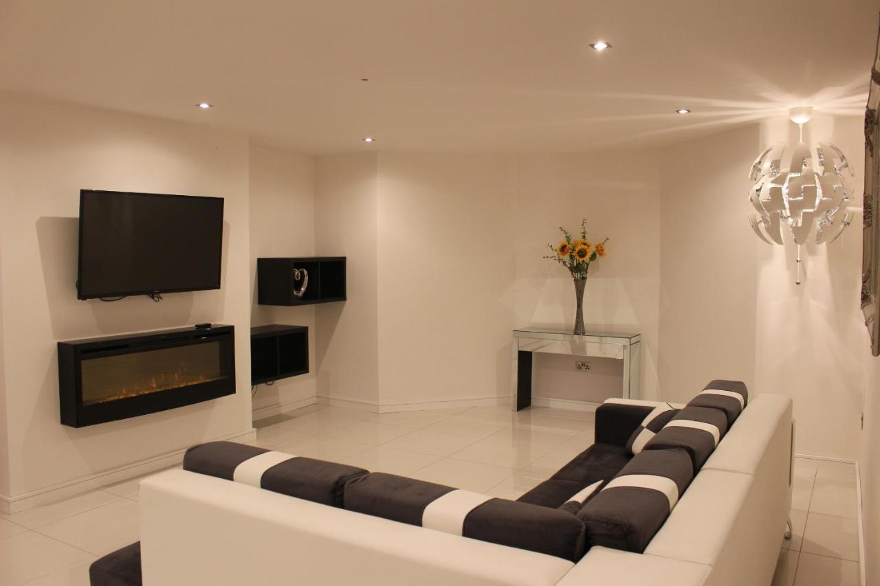 Blossom Lane Apartment Woodford  ภายนอก รูปภาพ