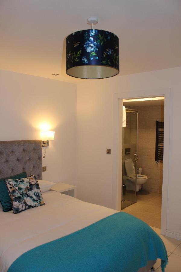 Blossom Lane Apartment Woodford  ภายนอก รูปภาพ