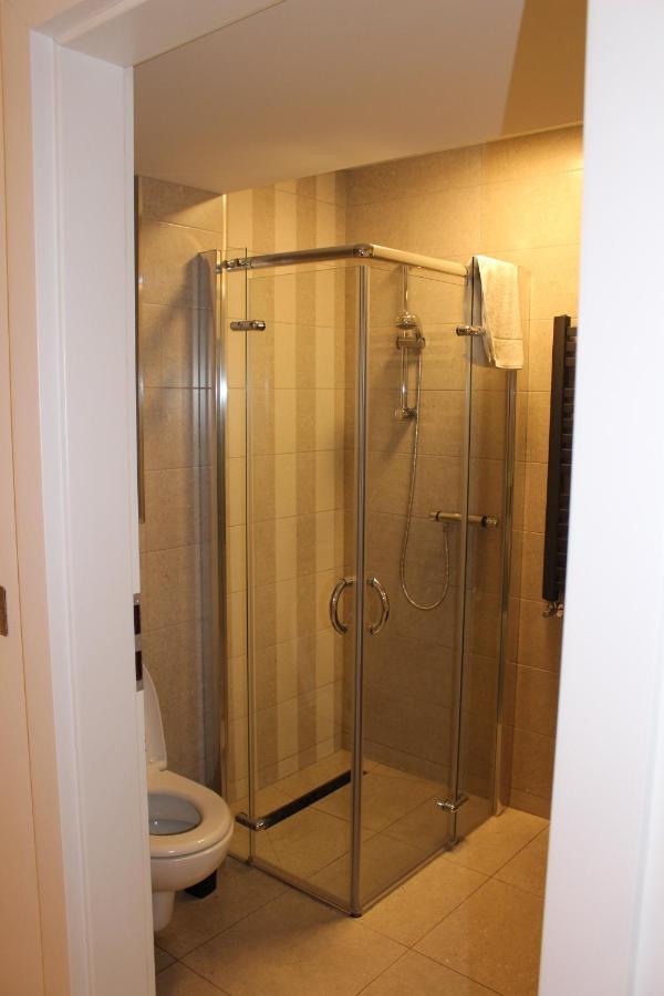 Blossom Lane Apartment Woodford  ภายนอก รูปภาพ