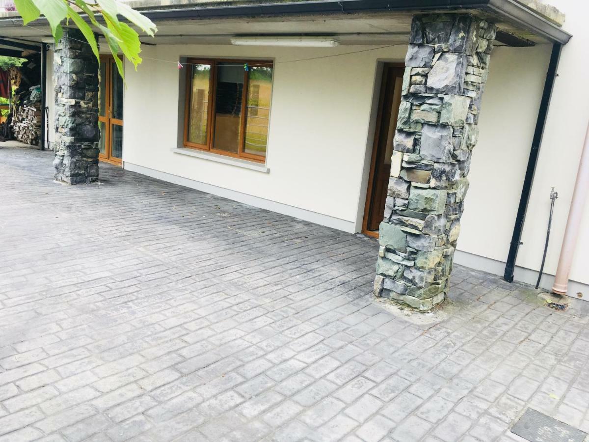 Blossom Lane Apartment Woodford  ภายนอก รูปภาพ